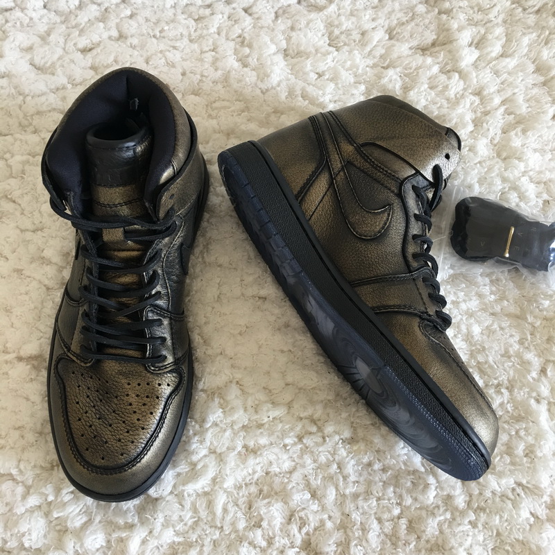 Authentic Air Jordan 1 Ret High OG Wings